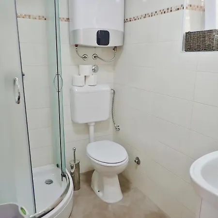 Mareta - In A Stone House Seline