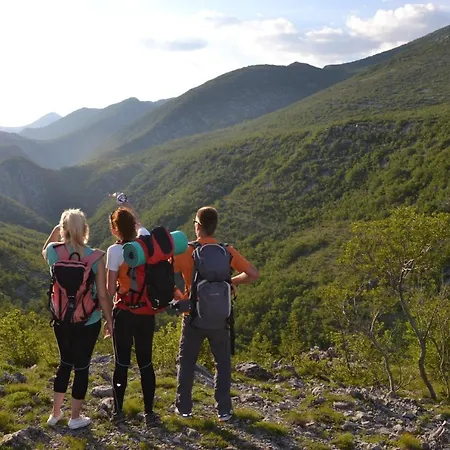 Mareta - In A Stone House *