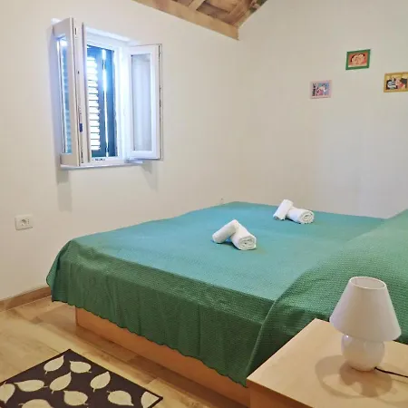 Mareta - In A Stone House