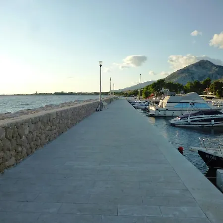 Mareta - In A Stone House