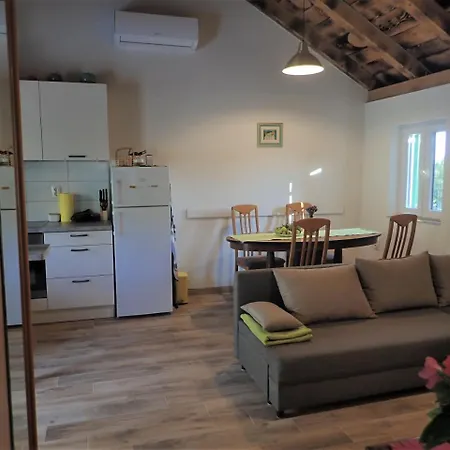 Mareta - In A Stone House * Seline