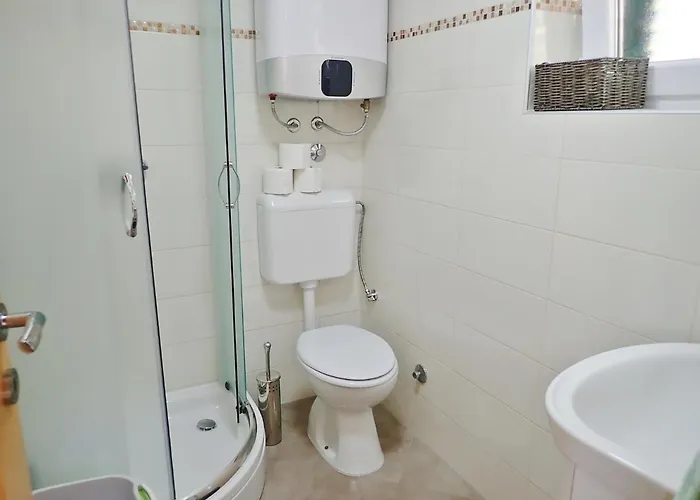 Mareta - In A Stone House Seline