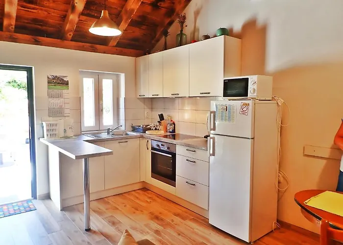 Mareta - In A Stone House