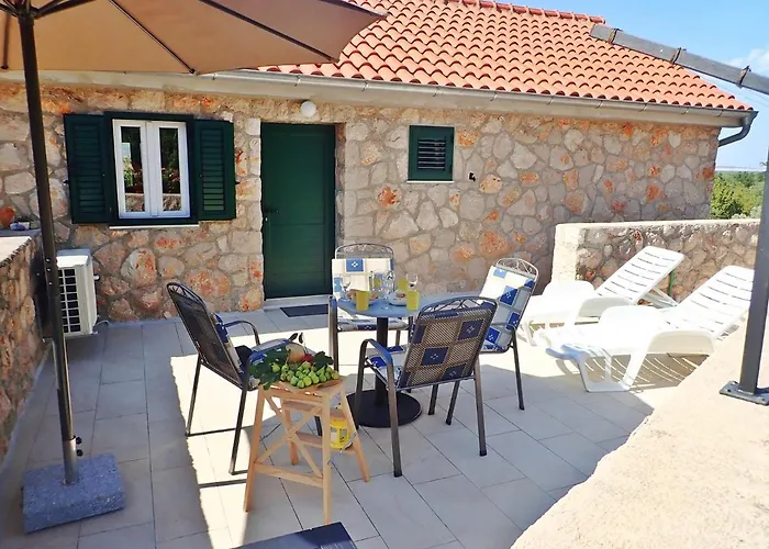 Mareta - In A Stone House *