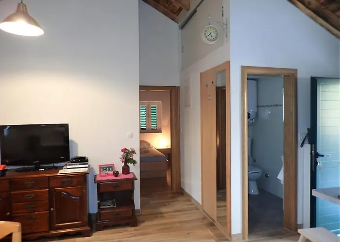 Mareta - In A Stone House Apartament Seline